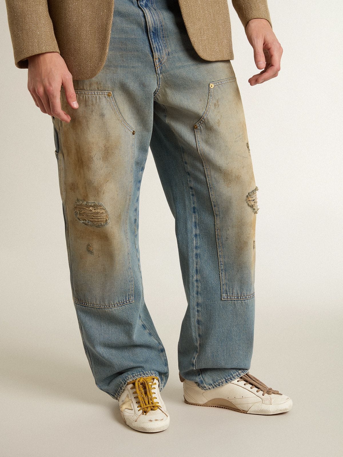 Golden Goose - True-Star Uomo in nappa bianca con stella in pelle laminata oro e talloncino in suede beige in 