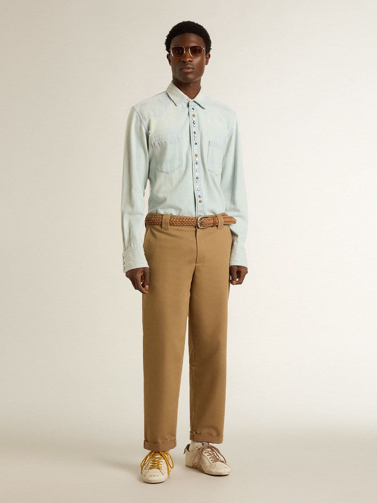 Golden Goose - True-Star Uomo in nappa bianca con stella in pelle laminata oro e talloncino in suede beige in 