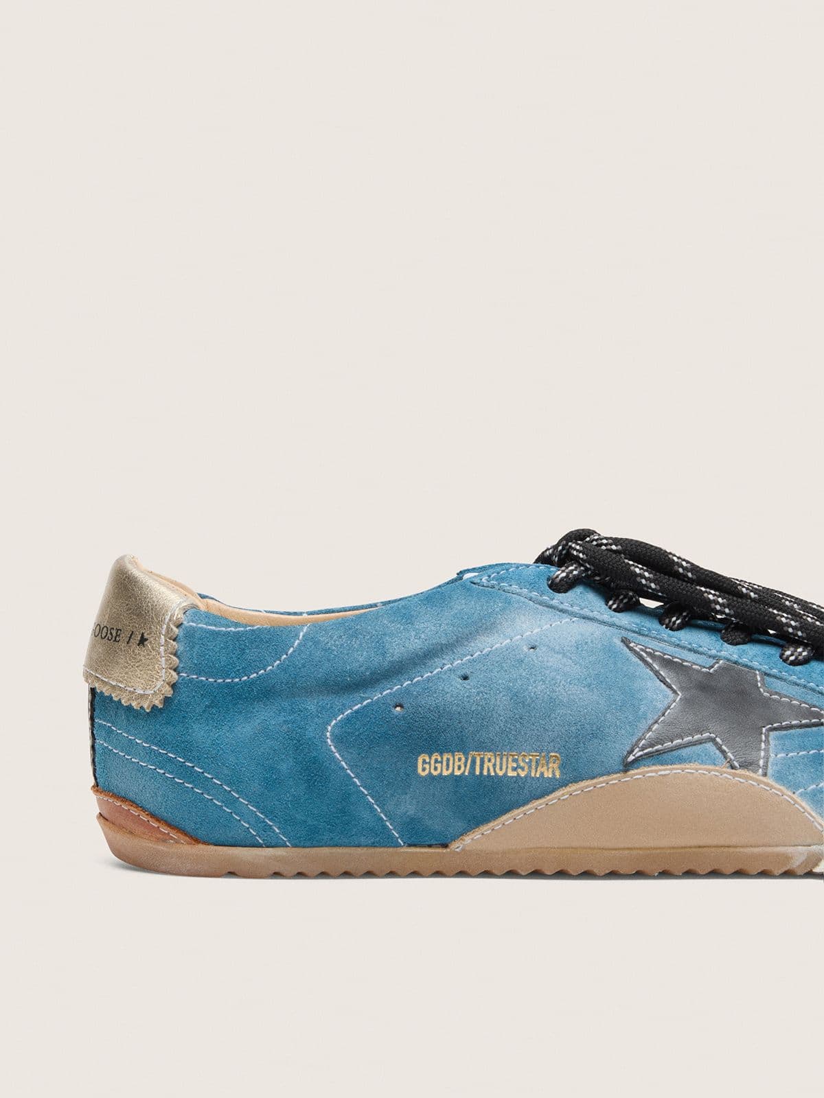 Golden Goose - True-Star Uomo in suede ottanio con stella nera e talloncino panna in 