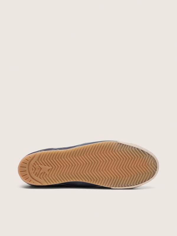 Golden Goose - True-Star Uomo in suede blu scuro con stella e talloncino in nappa bianca in 