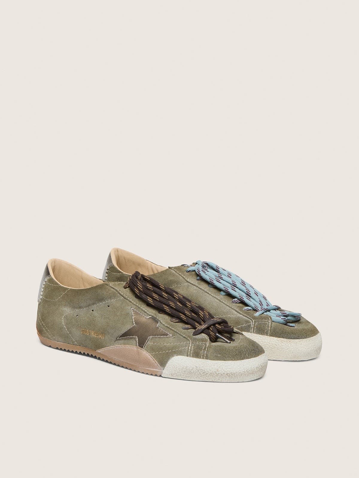 Golden Goose - True-Star uomo in suede oliva con stella oro in 