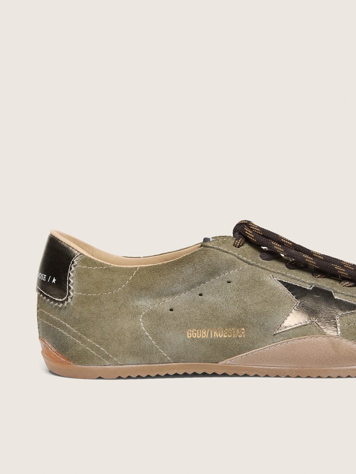 Golden Goose - True-Star uomo in suede oliva con stella oro in 