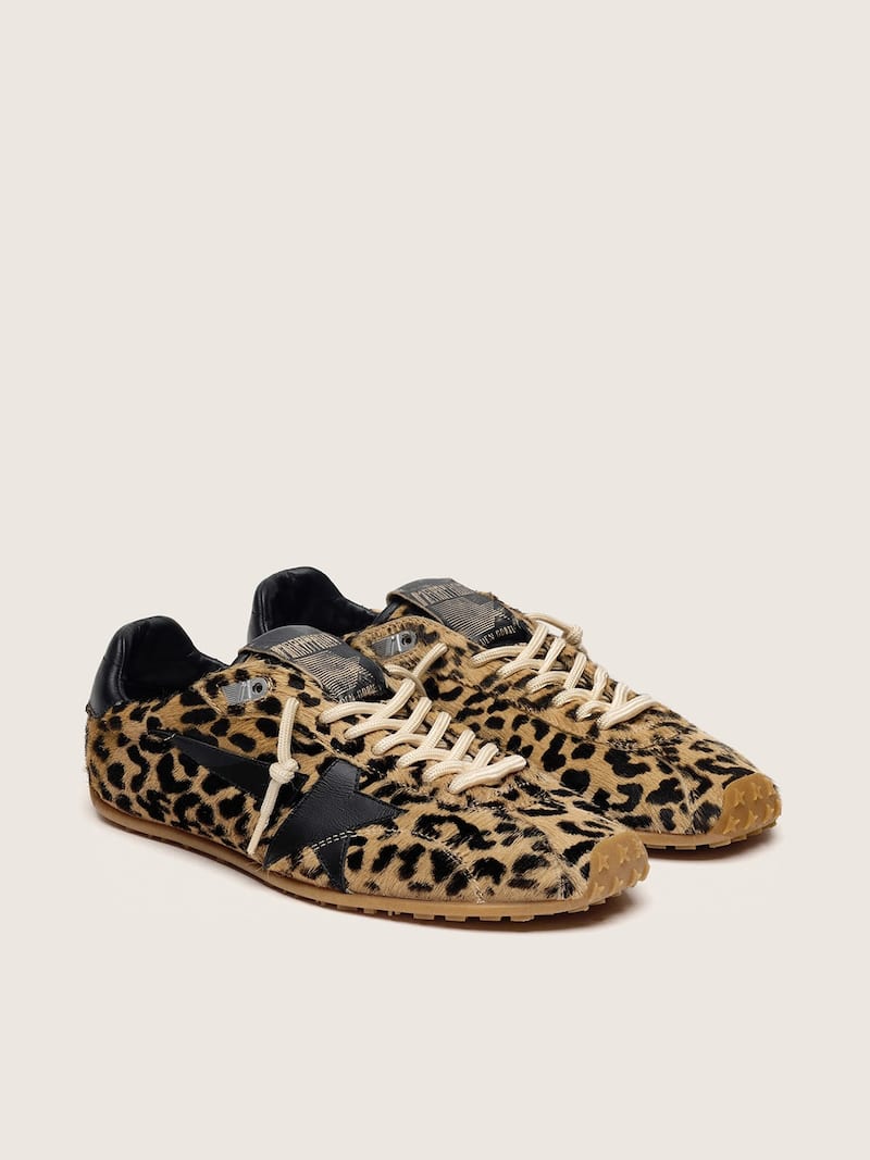 Golden Goose - Marathon Speed de hombre de piel efecto potro con estampado leopardo color beige y negro y estrella de piel negra in 