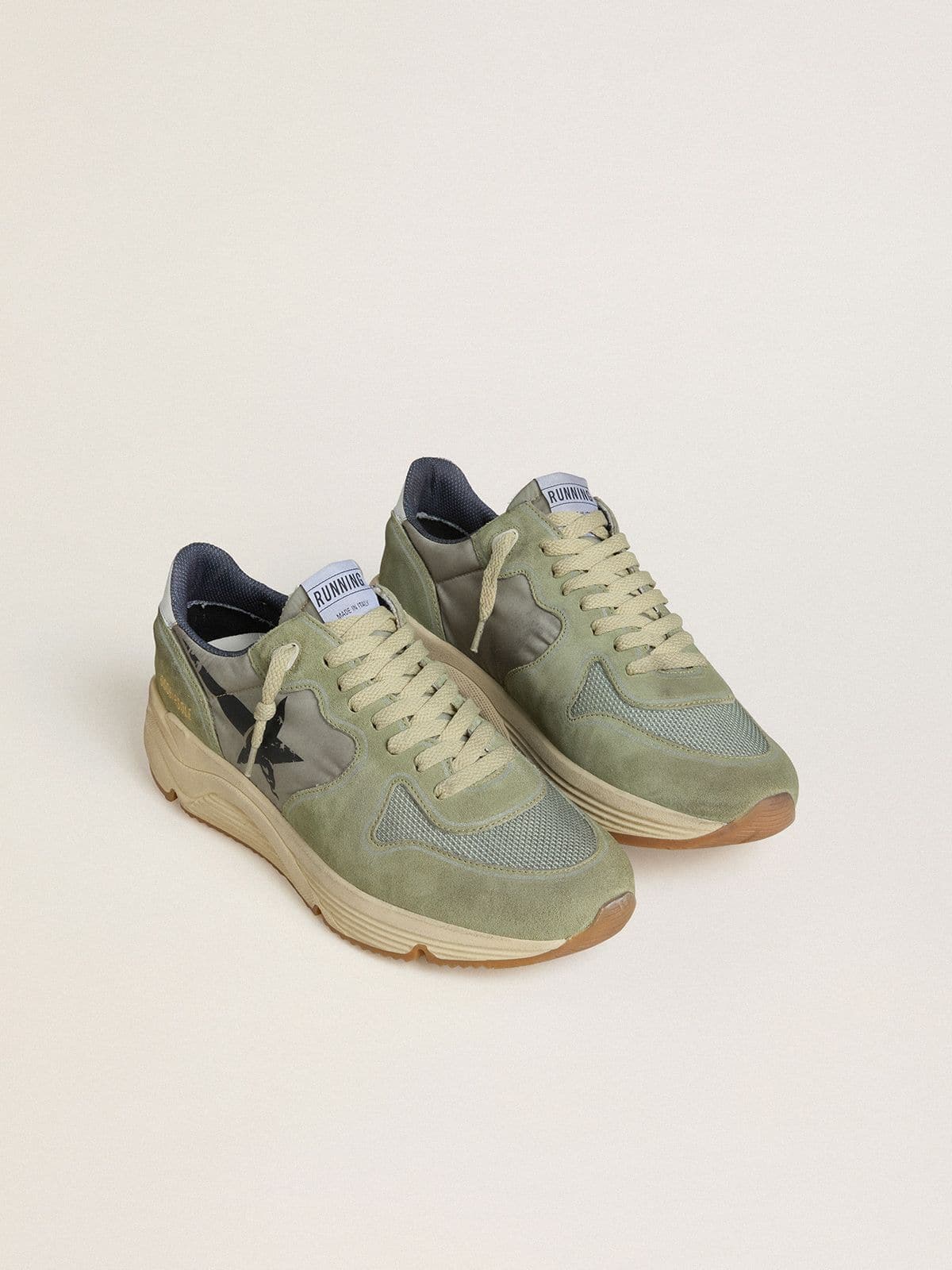 Golden Goose - Running Sole Herren aus Nylon und Suede in Salbeigr&uuml;n mit schwarzem Printstern in 