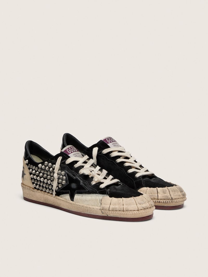 Golden Goose - Ball Star Uomo LAB in suede nero con borchie e stella in pelle lucida nera in 