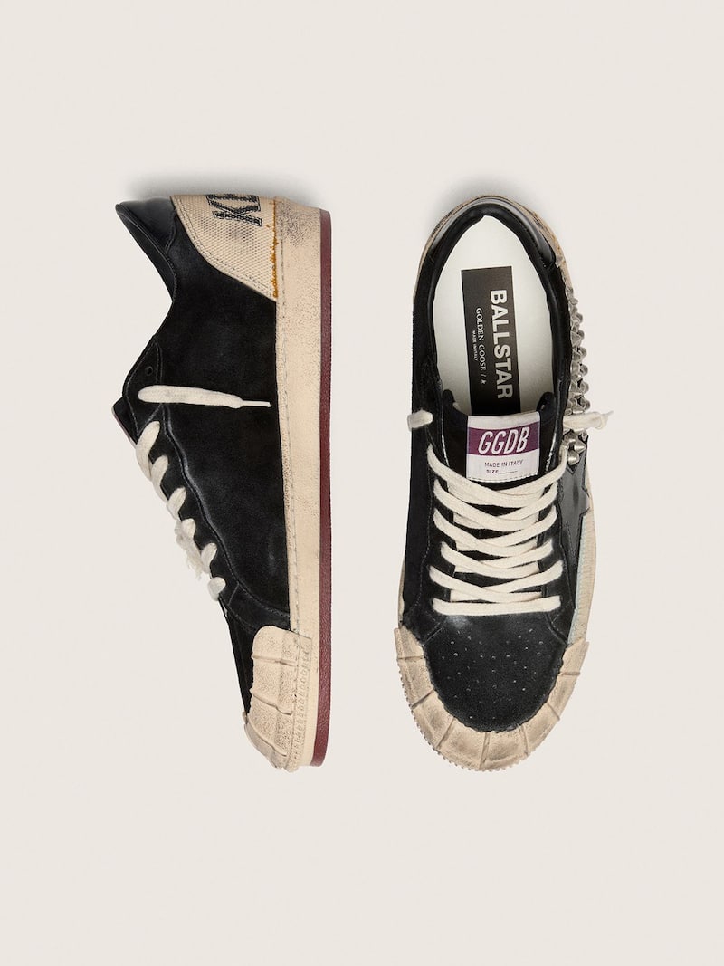Golden Goose - Ball Star Uomo LAB in suede nero con borchie e stella in pelle lucida nera in 
