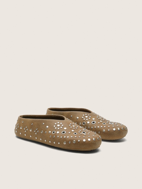 Men&rsquo;s Tierra in khaki suede with silver studs