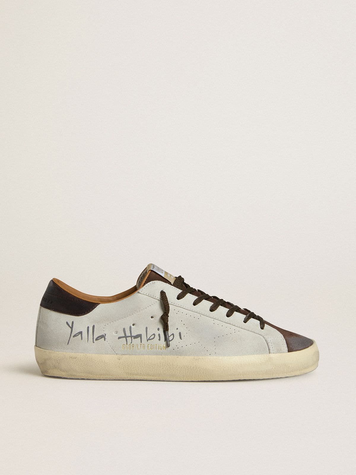 Golden Goose - Super-Star Uomo LTD in suede grigio con stella traforata e linguetta in suede ebano in 