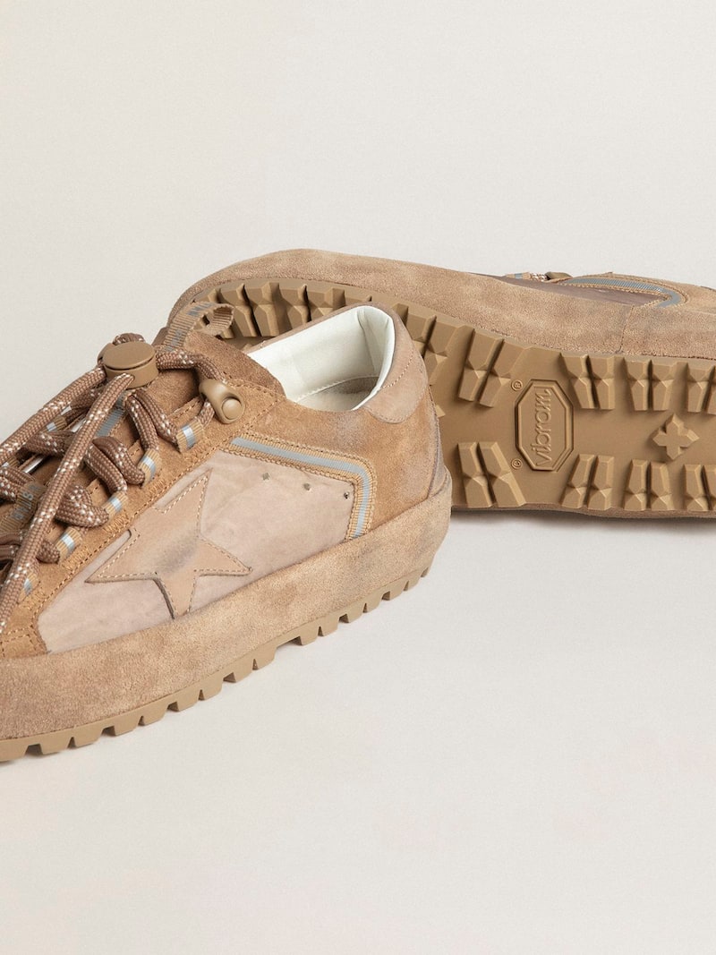 Golden Goose - Super-Star Ski Herren aus Dolmias und Suede in Karamell mit Stern und Ferse aus marmornem Nubuk in 