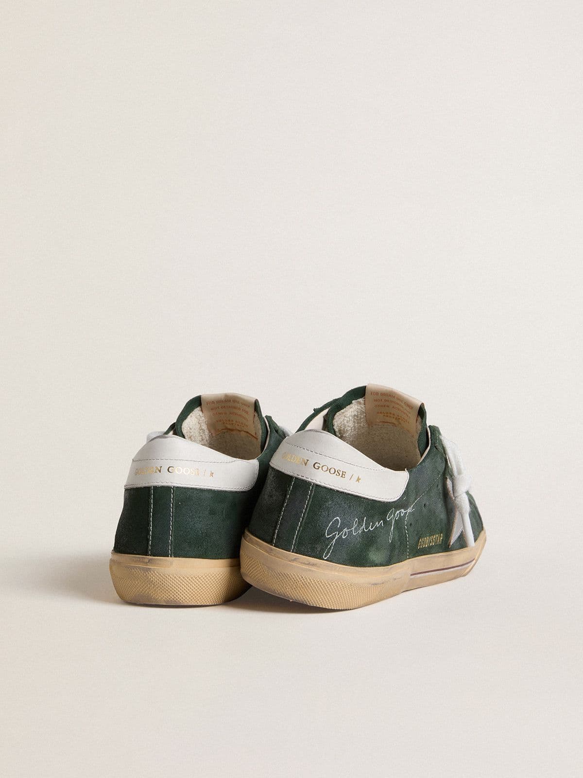 Golden Goose - Super-Star de Hombre de ante verde con estrella de piel laminada plateada y refuerzo del talón de piel in 