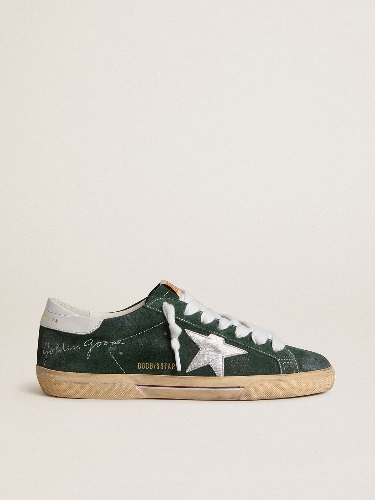 Golden Goose - Super-Star de Hombre de ante verde con estrella de piel laminada plateada y refuerzo del talón de piel in 