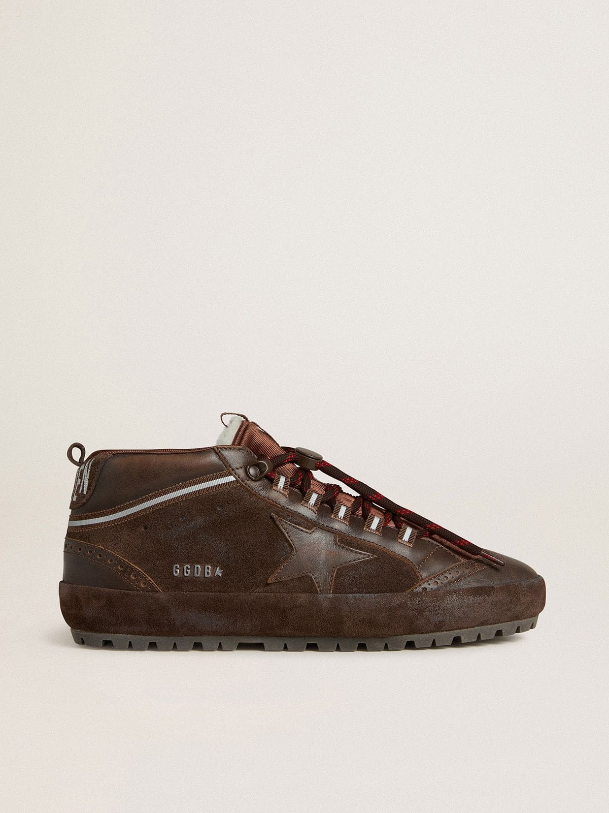 Golden Goose - Mid Star Ski Herren aus braunem Suede mit Lederstern und Suedeferse in 