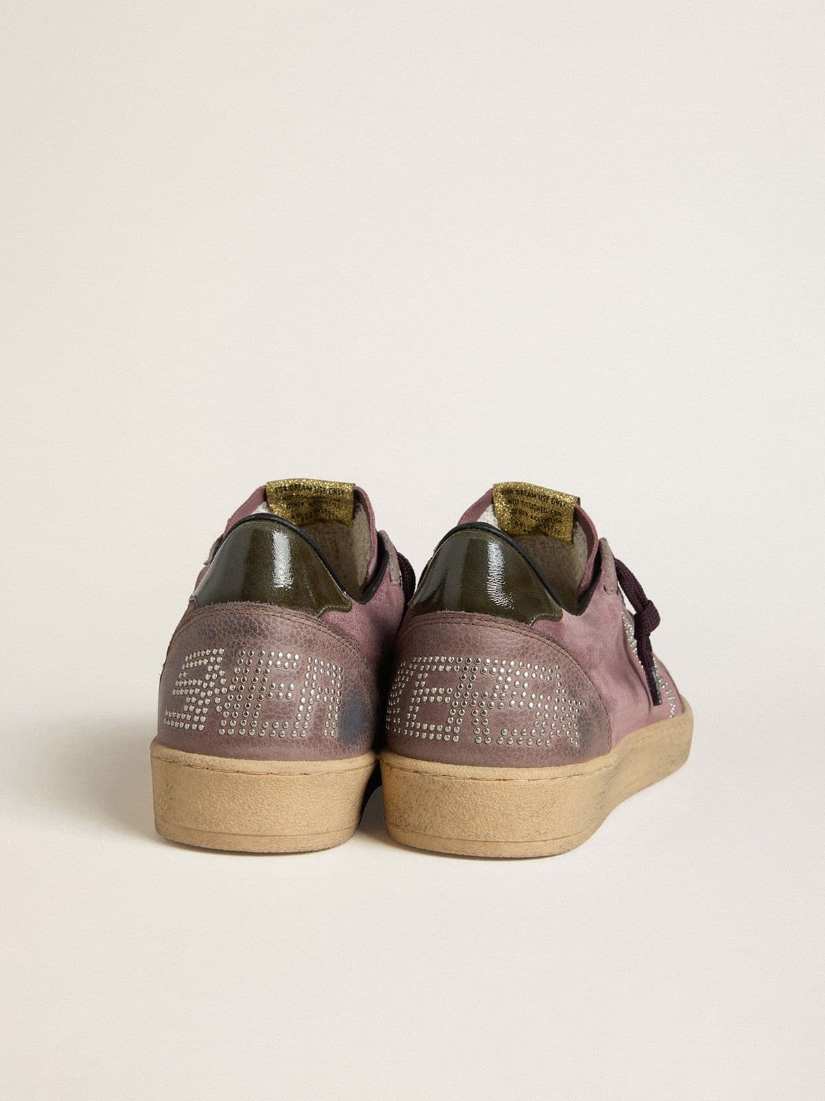 Golden Goose - Ball Star Uomo in suede viola con stella con borchie argento e talloncino in naplak nero in 