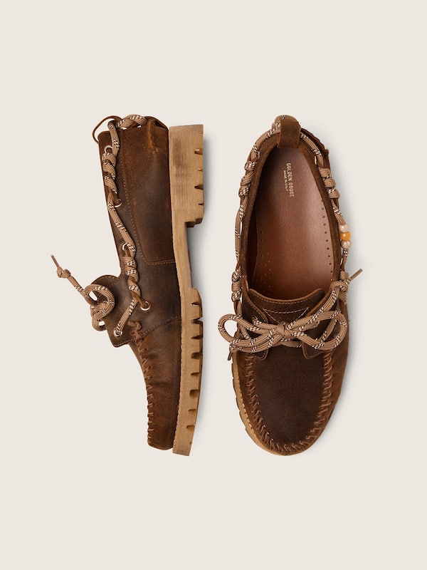 Golden Goose - Mokassin Cruise Herren aus gewachstem braunem Suede mit taubengrauen Trekkingsenkeln in 