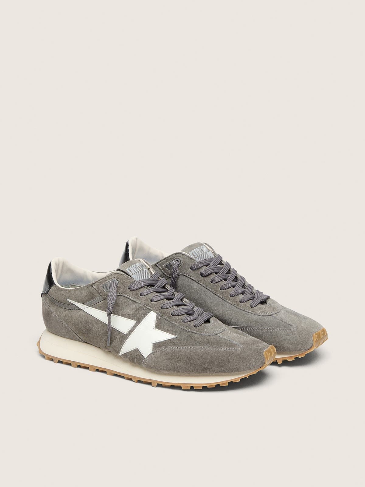 Golden Goose - Marathon de hombre de ante gris con estrella blanca in 