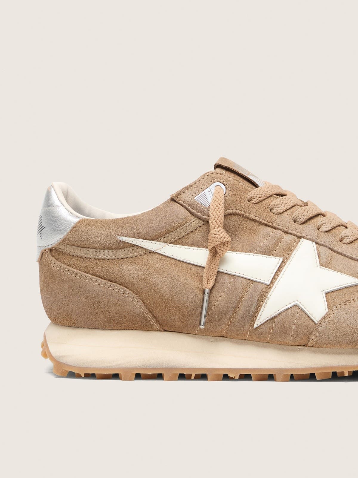 Golden Goose - Marathon uomo in suede tabacco con stella bianca in 