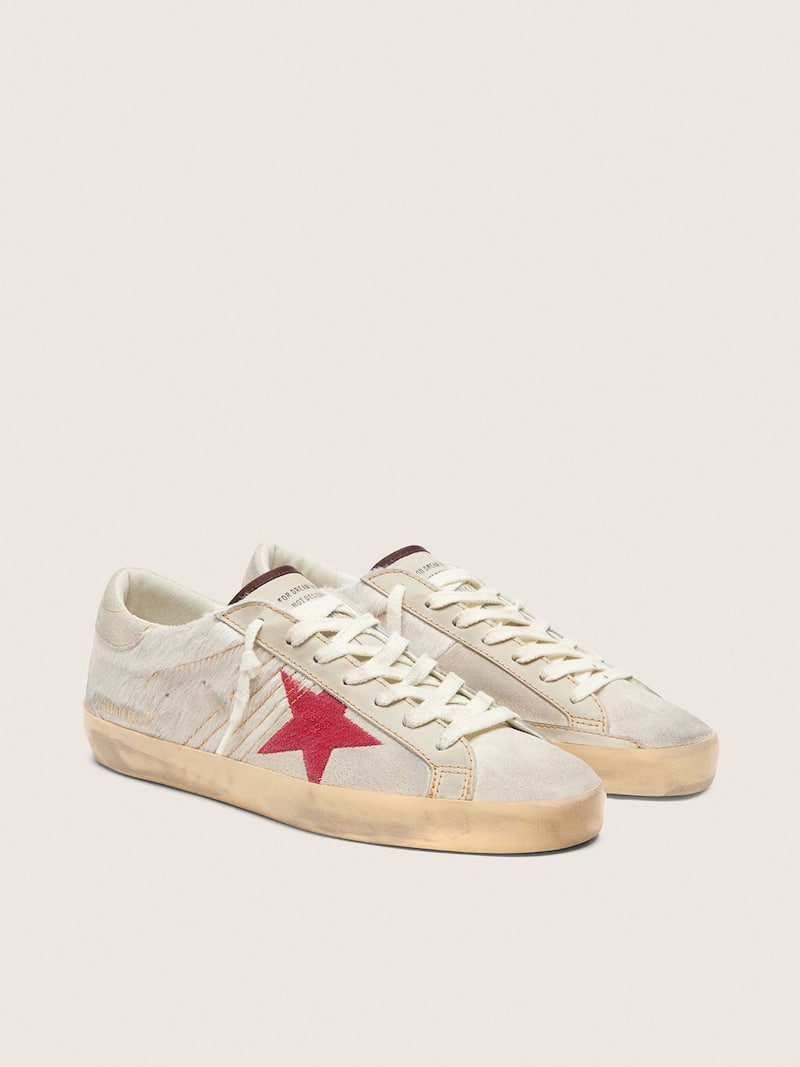 Golden Goose - Super-Star LTD homme en cuir fa&ccedil;on poulain blanc avec &eacute;toile en cuir velours rouge in 