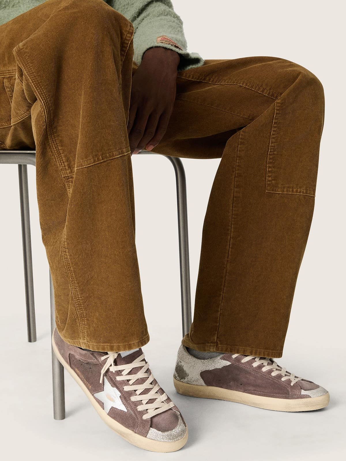 Golden Goose - Super-Star LTD Herren aus lavendelfarbenem Rauleder mit silberfarbenem Stern in 