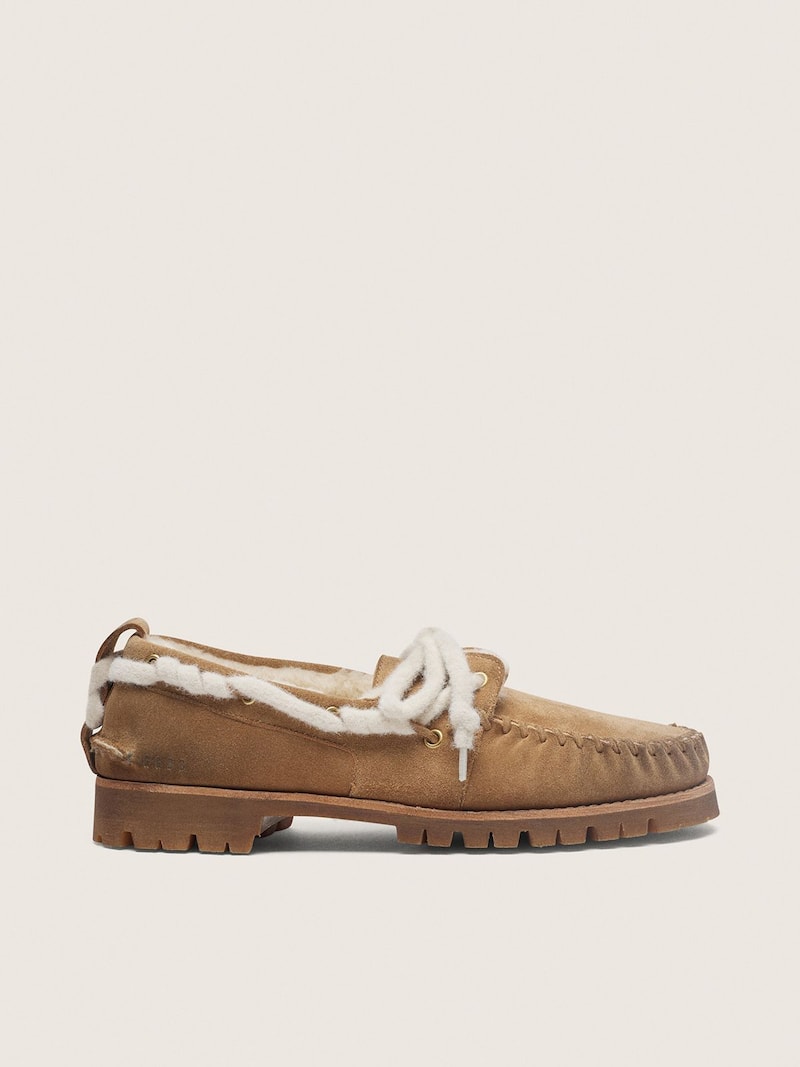 Golden Goose - Mocassin Cruise homme en cuir velours couleur tabac avec double lacet et doublure en peau de mouton retourn&eacute;e
 in 