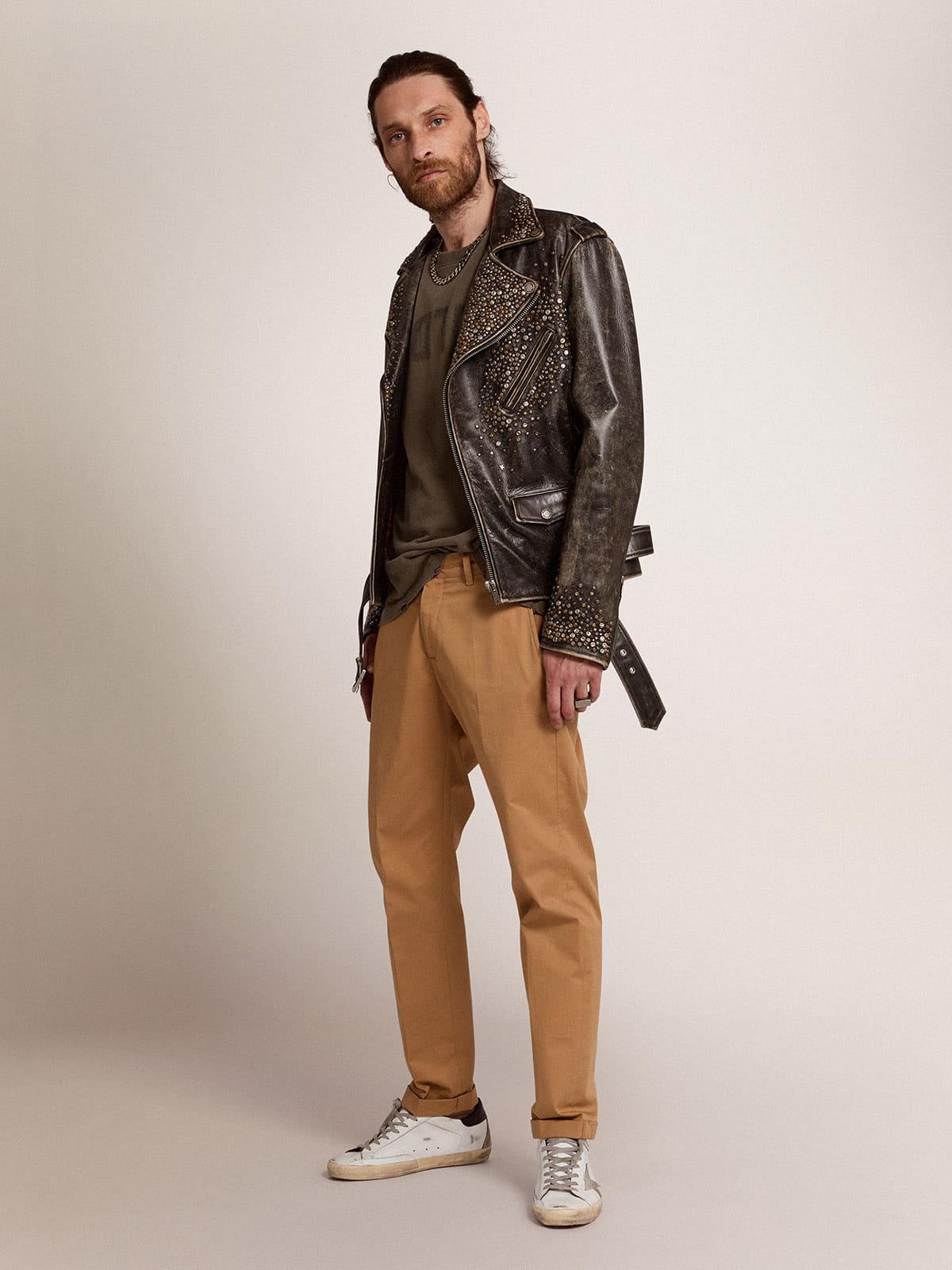 Golden Goose - Jaqueta de couro masculina com tachas marteladas e fita aplicada in 