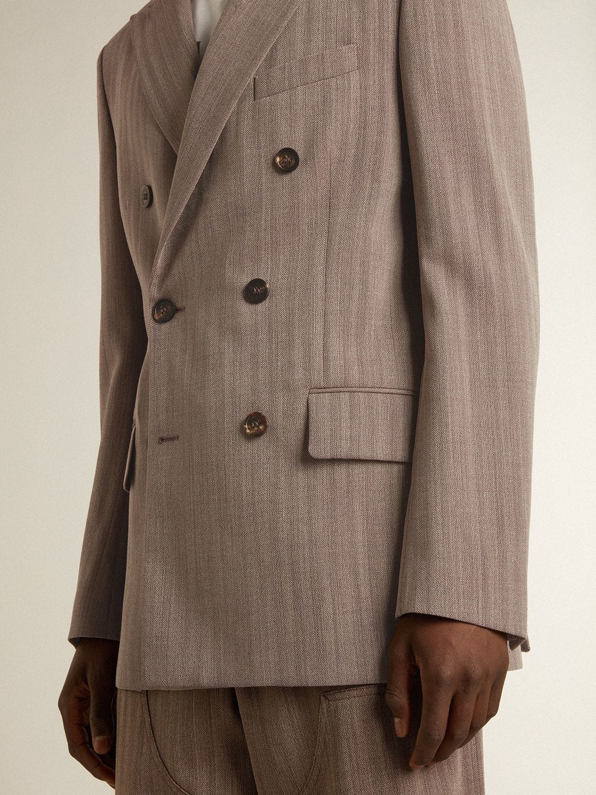 Golden Goose - Blazer doppiopetto da uomo in misto lana chevron di colore beige in 
