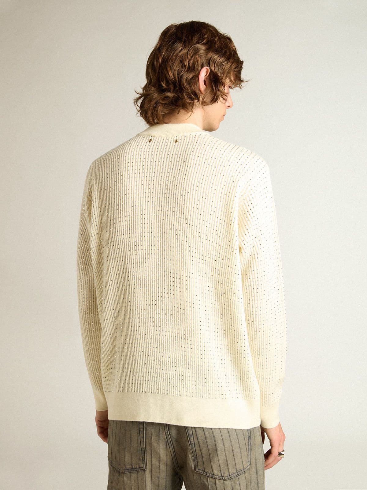 Golden Goose - Jersey de cuello redondo de hombre en lana merina blanca con cristales all-over in 