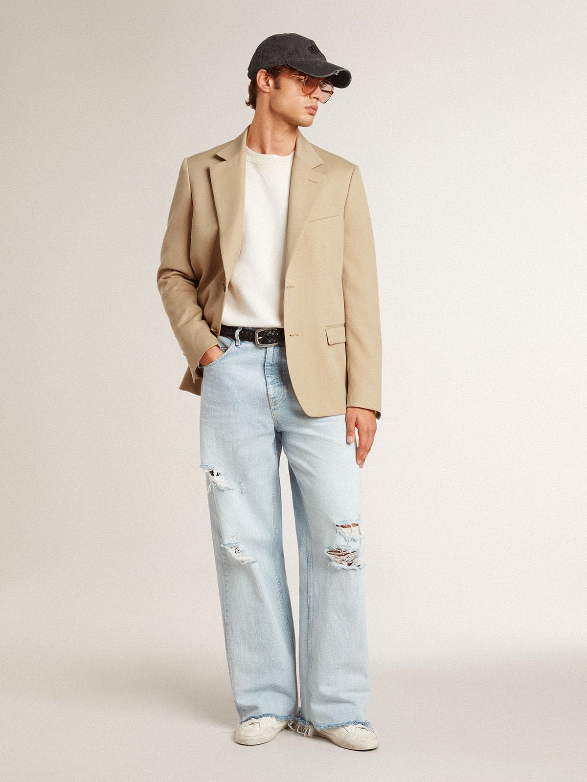 Golden Goose - Sandfarbener Blazer mit einreihigem Verschluss mit Hornknöpfen in 