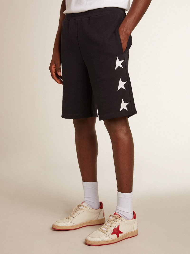 Golden Goose - Bermuda homme couleur noire avec &eacute;toiles blanches in 