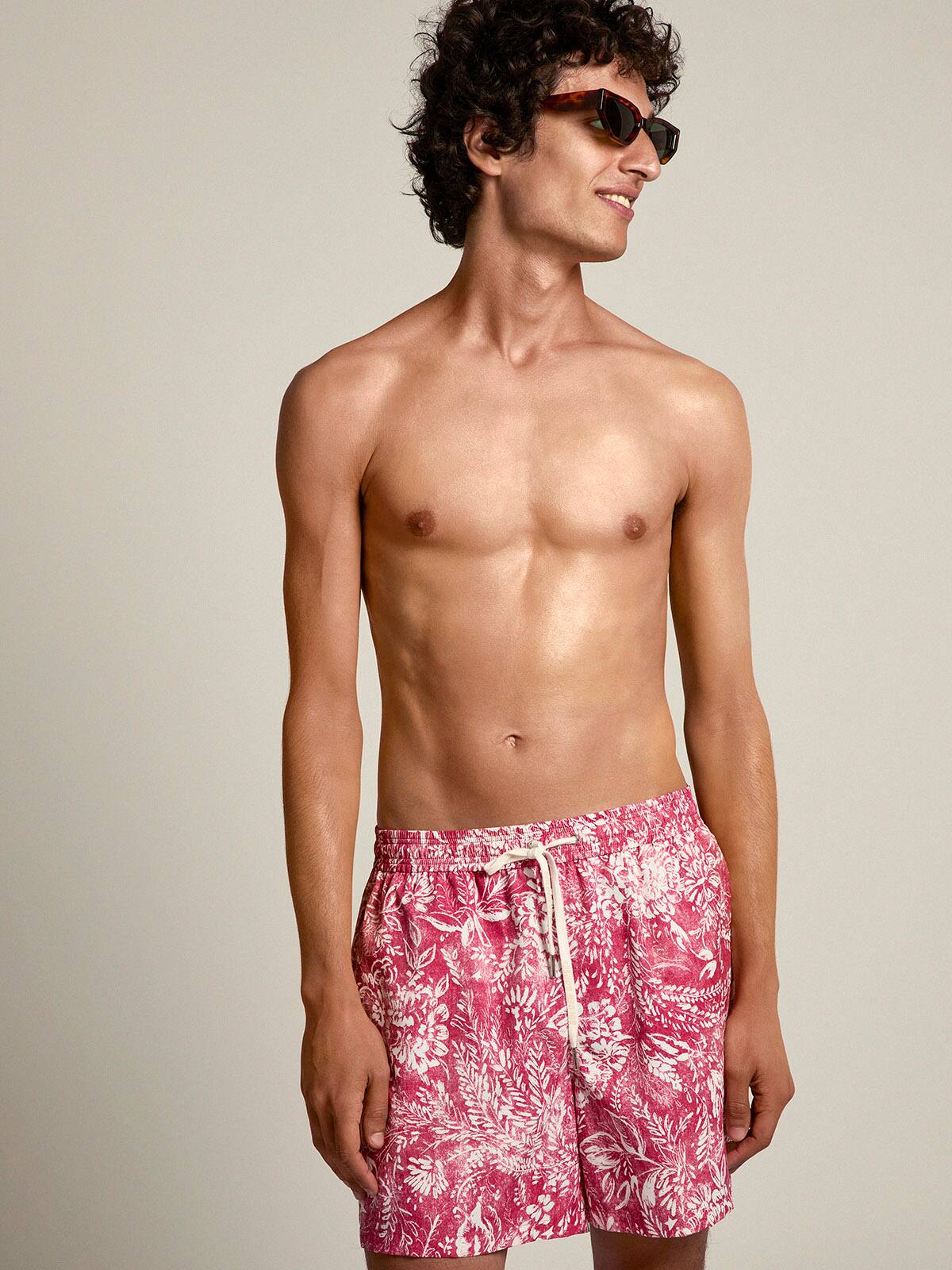 Golden Goose - Vintage red boxers with contrasting white print in 