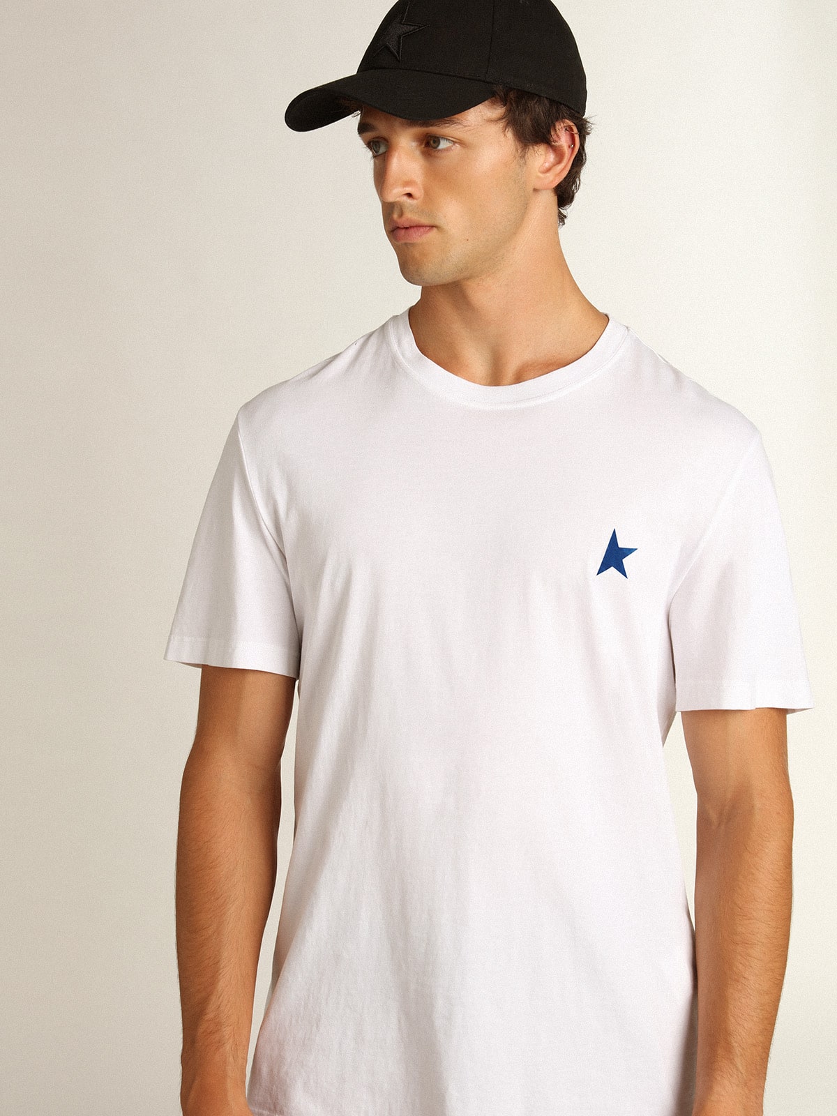 Golden Goose - Camiseta masculina branca com estrela azul na frente in 