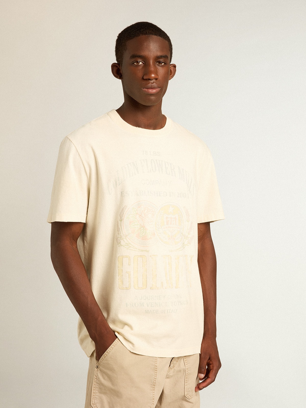 Golden Goose - Herren-T-Shirt aus Baumwolle in Lived-in-White mit Aufdruck vorne in 