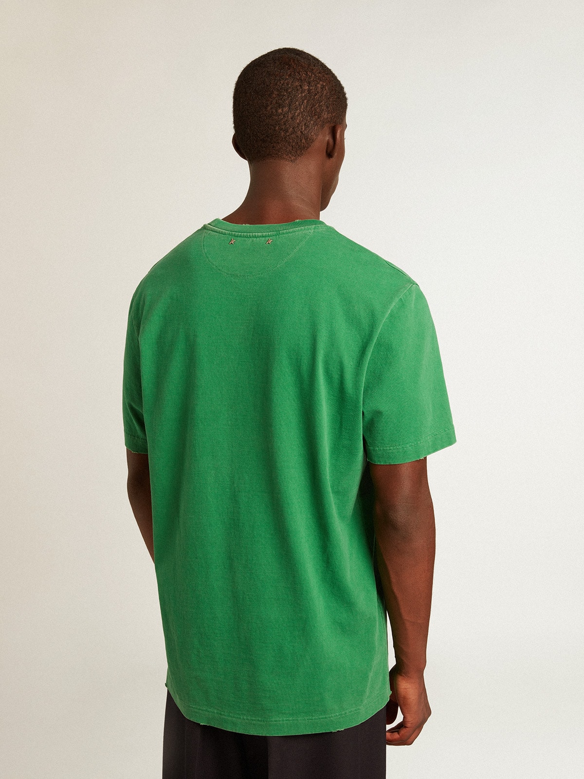 Golden Goose - Men’s green cotton T-shirt with lettering at the center in 