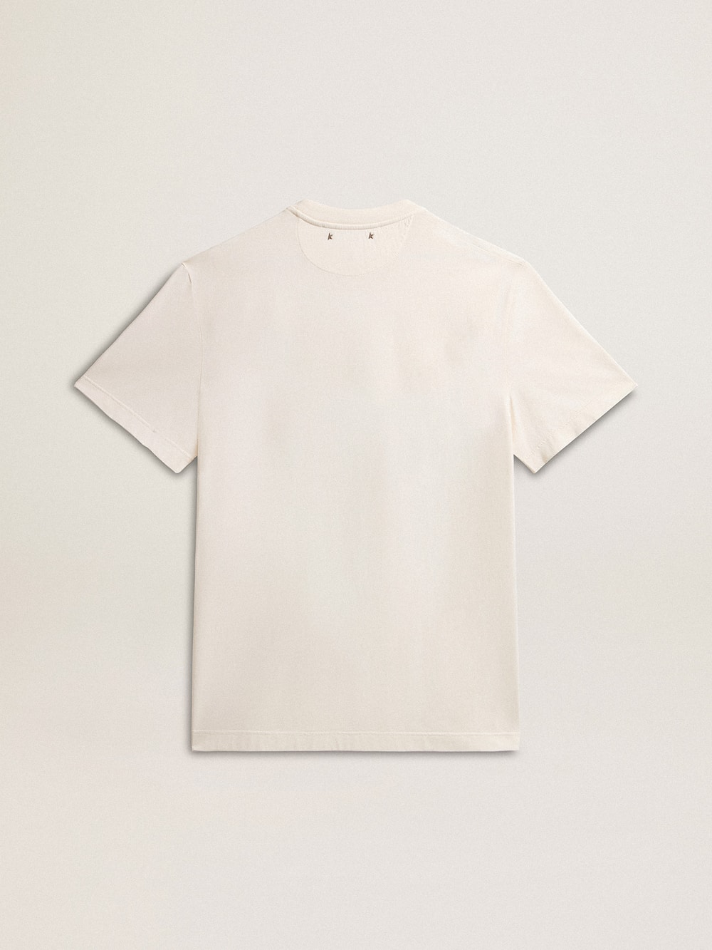 Golden Goose - Herren-T-Shirt aus Baumwolle in Lived-in-White mit Aufdruck an der Brust in 