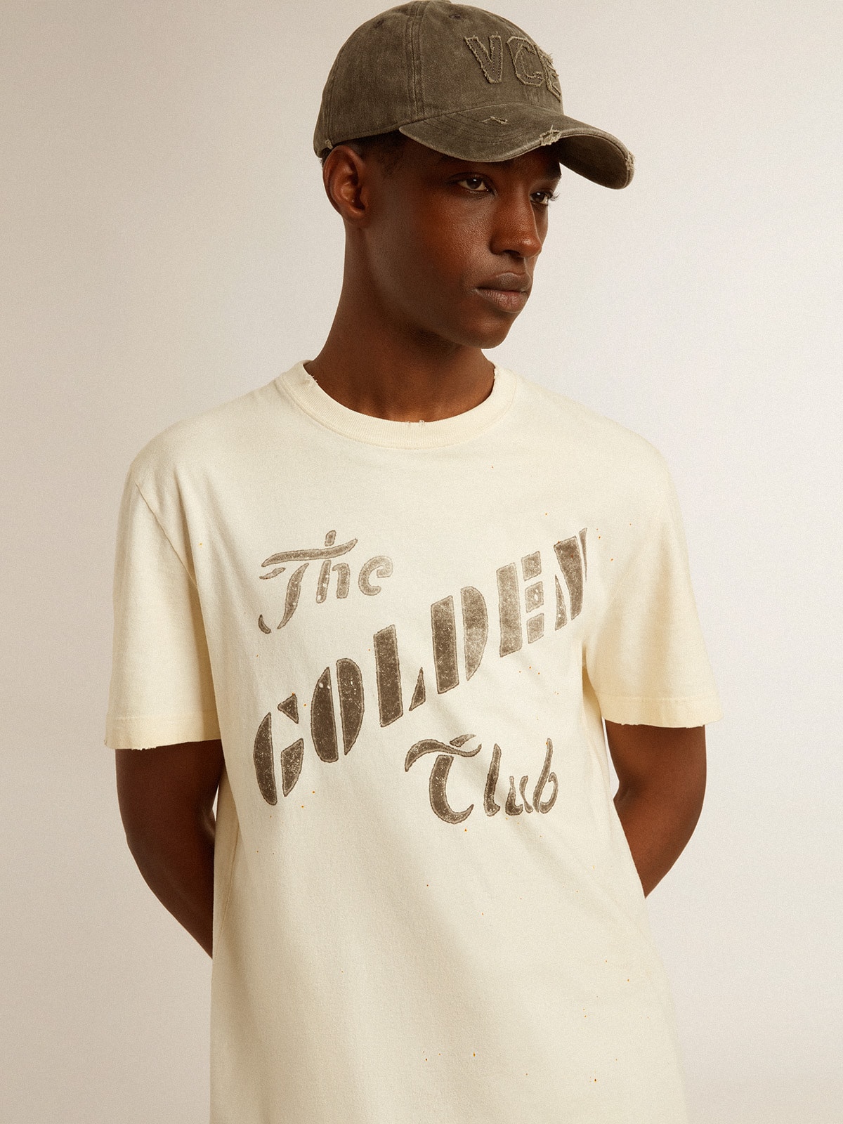 Golden Goose - T-shirt da uomo in cotone color bianco vissuto con stampa dorata in 