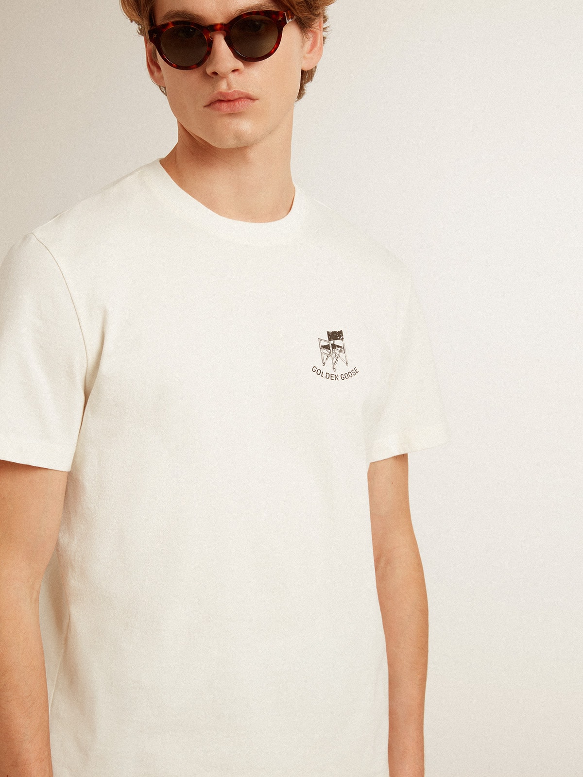 Golden Goose - T-shirt in cotone bianco con logo stagionale stampato sul davanti in 