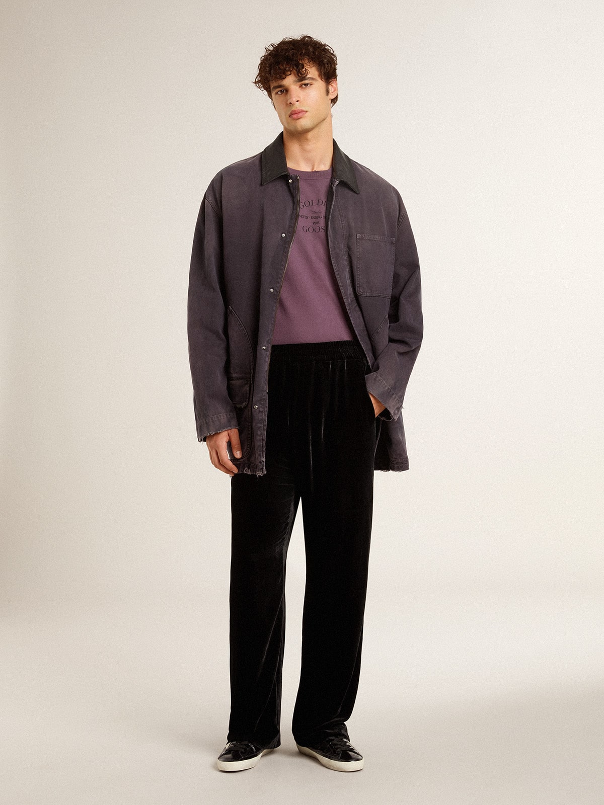 Golden Goose｜ (GMP01220 P001858 45345) Men's cotton T-shirt in worn purple with logo print