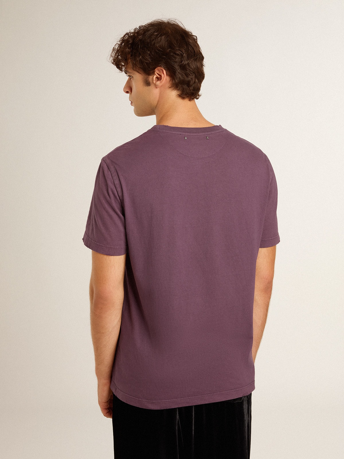 Golden Goose - Men’s cotton T-shirt in worn purple with logo print in 