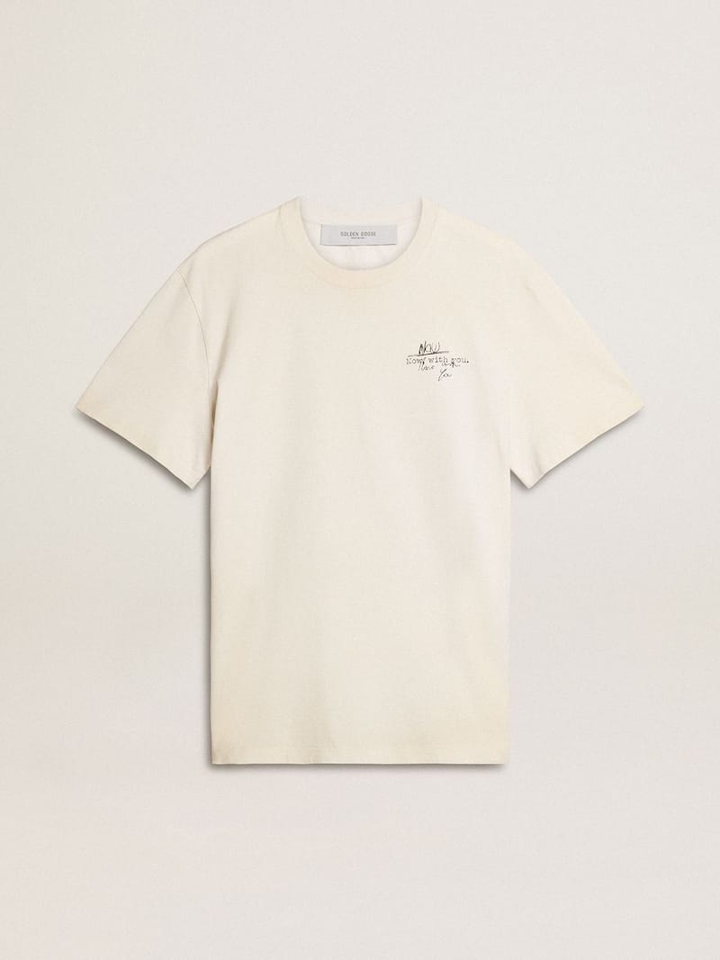 Camiseta de hombre con estampado en el corazón y en la espalda con efecto desgastado 