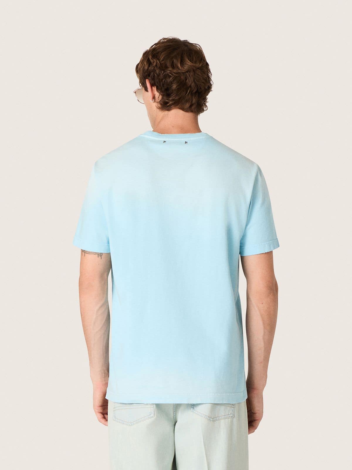 Golden Goose - Men&rsquo;s T-shirt in light blue cotton jersey with graphic print in 