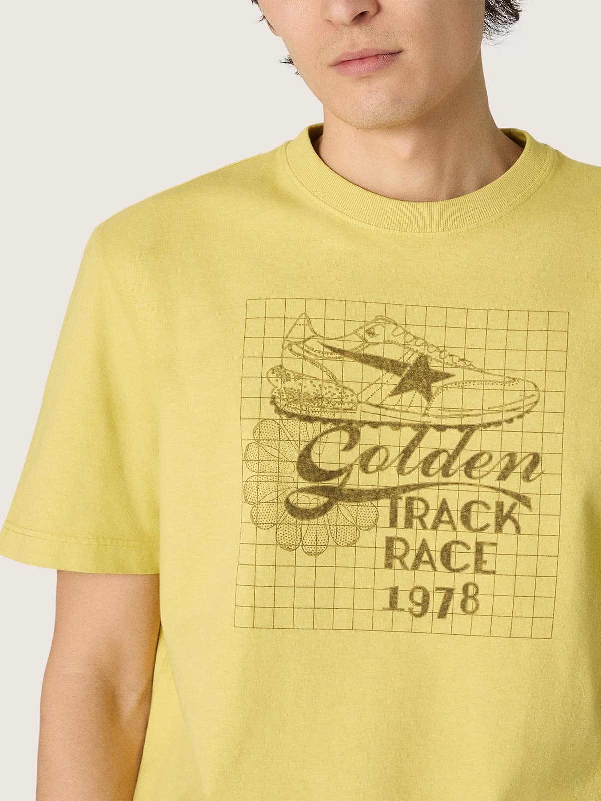 Golden Goose - Camiseta de hombre de algod&oacute;n amarillo con logotipo y estampado in 