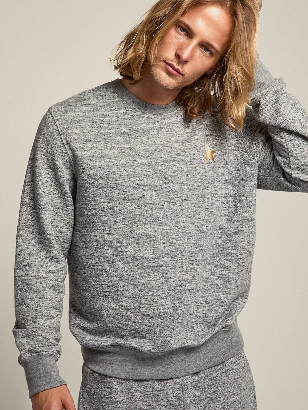 Golden Goose - Men's mélange gray cotton sweatshirt with gold star on the front in 