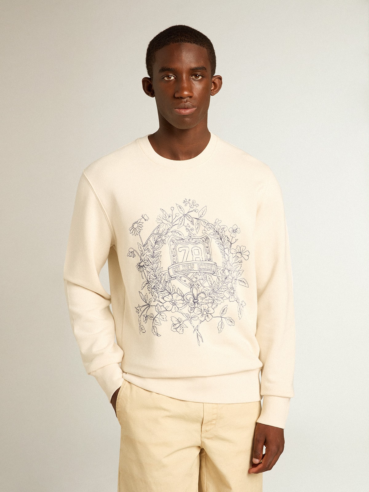 Golden Goose - Herrensweatshirt aus Baumwolle in Lived-in-White mit Stickerei vorne in 