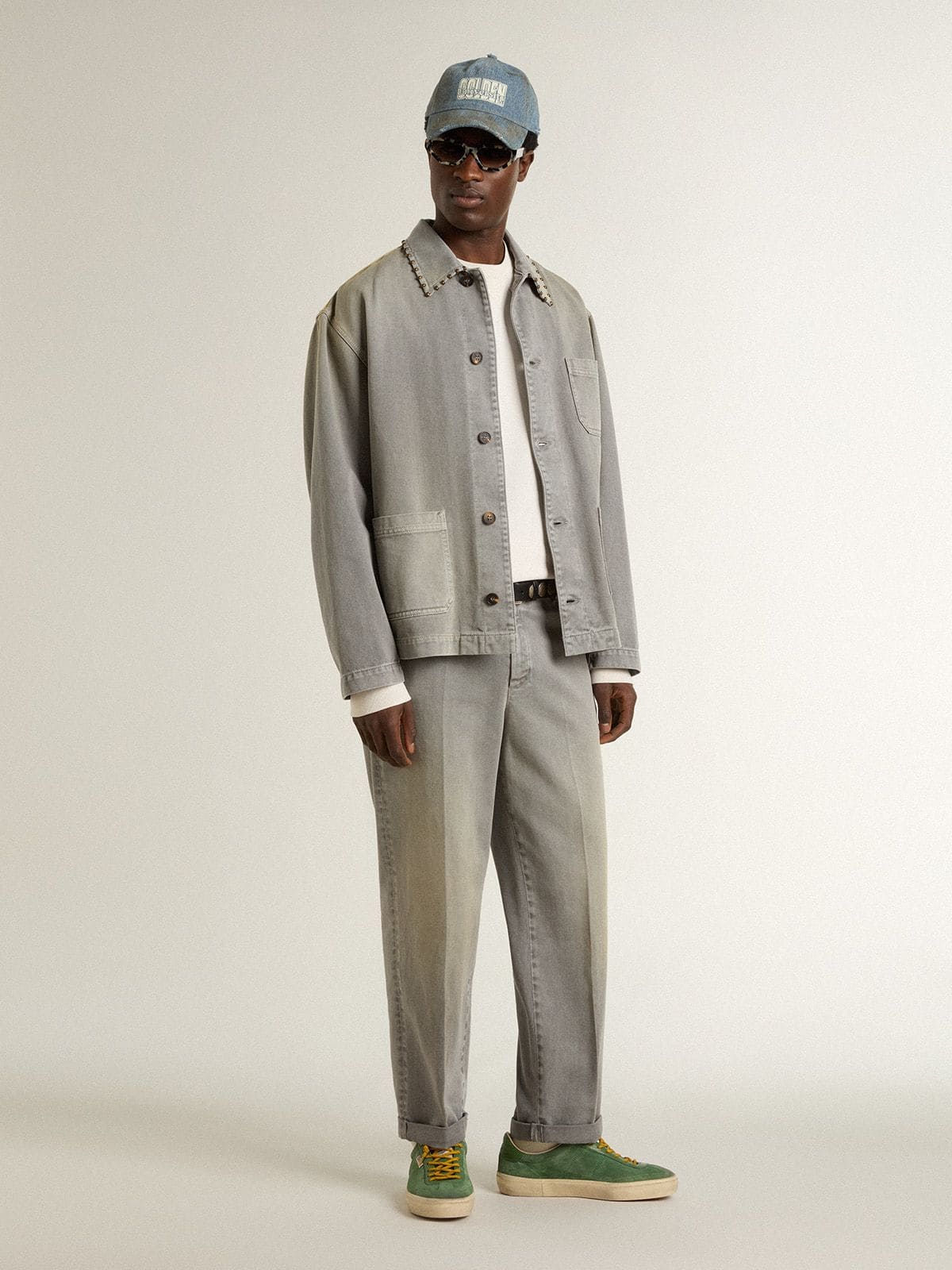 Golden Goose - Giacca in denim grigio da uomo con borchie in 