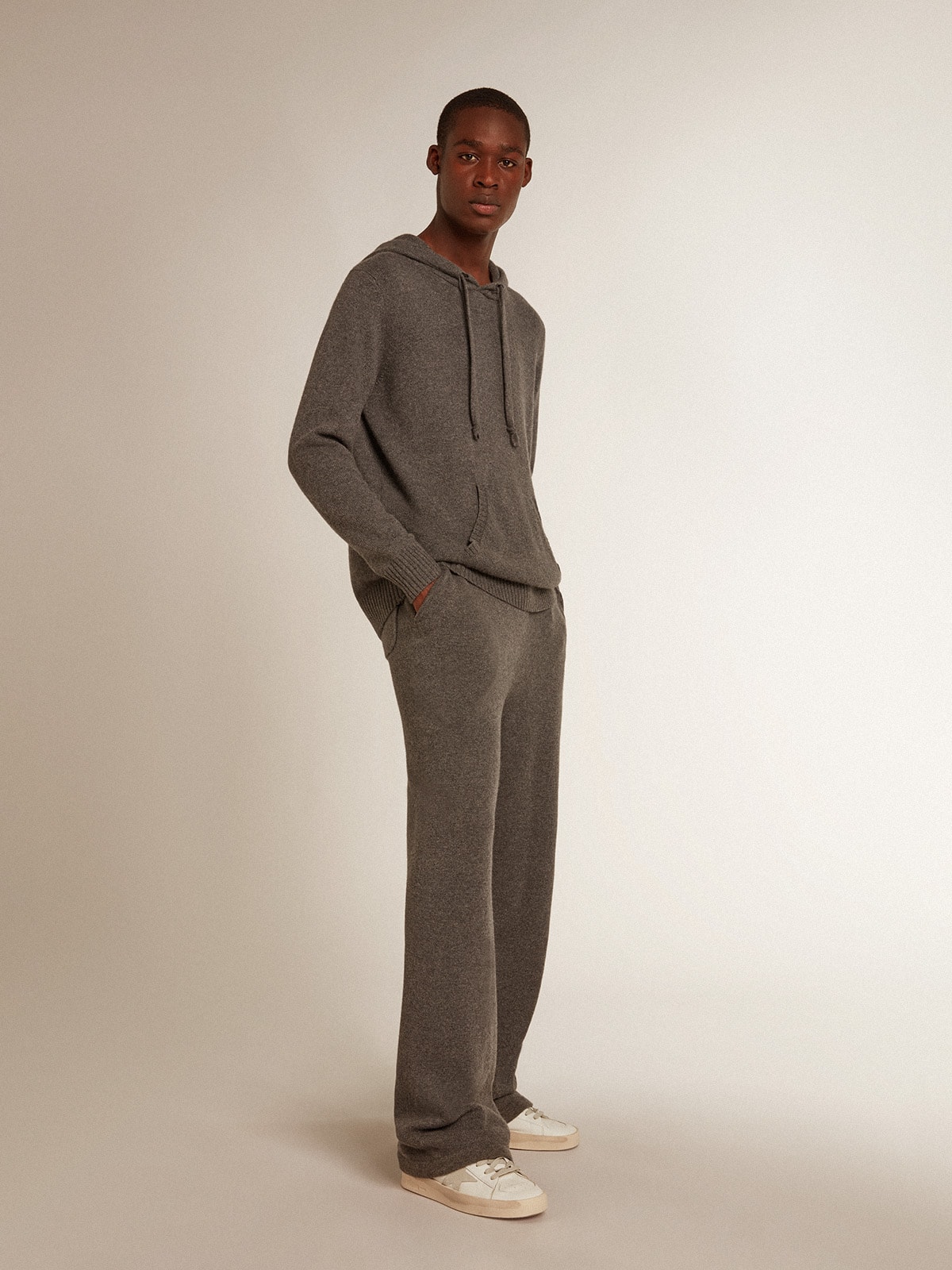 Golden Goose - Men’s gray melange cashmere blend joggers in 