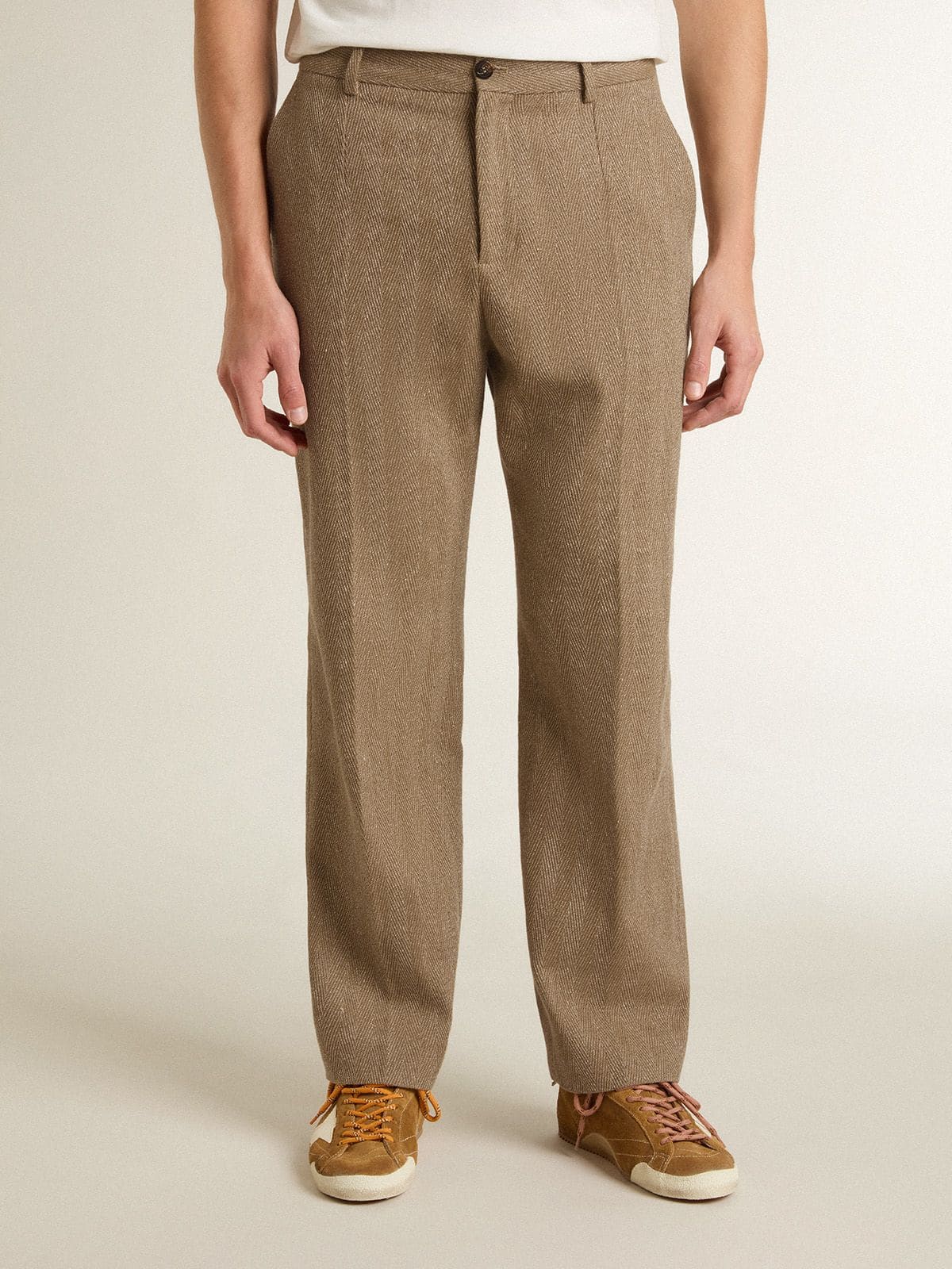 Tailored pants in sand-colored chevron linen blend