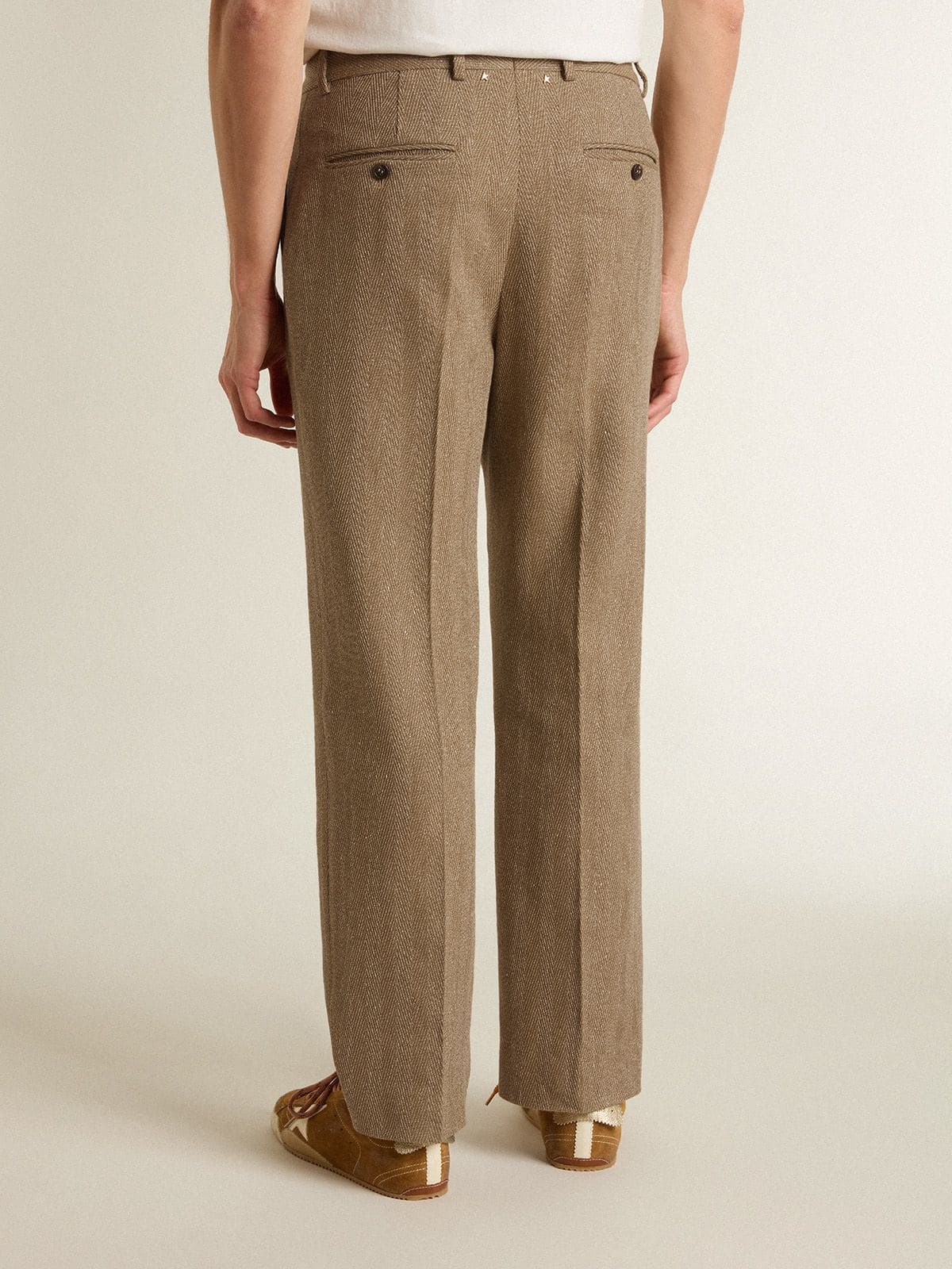 Golden Goose - Pantalone sartoriale in misto lino chevron color sabbia in 
