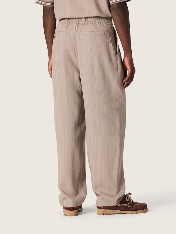 Golden Goose - Pantalon pour homme en laine m&eacute;lang&eacute;e grise &agrave; rayures in 