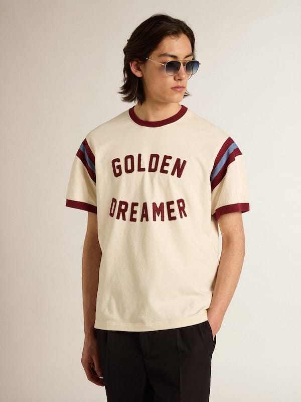 Golden Goose - 남성 버건디 레터링 프론트 화이트 티셔츠 in 