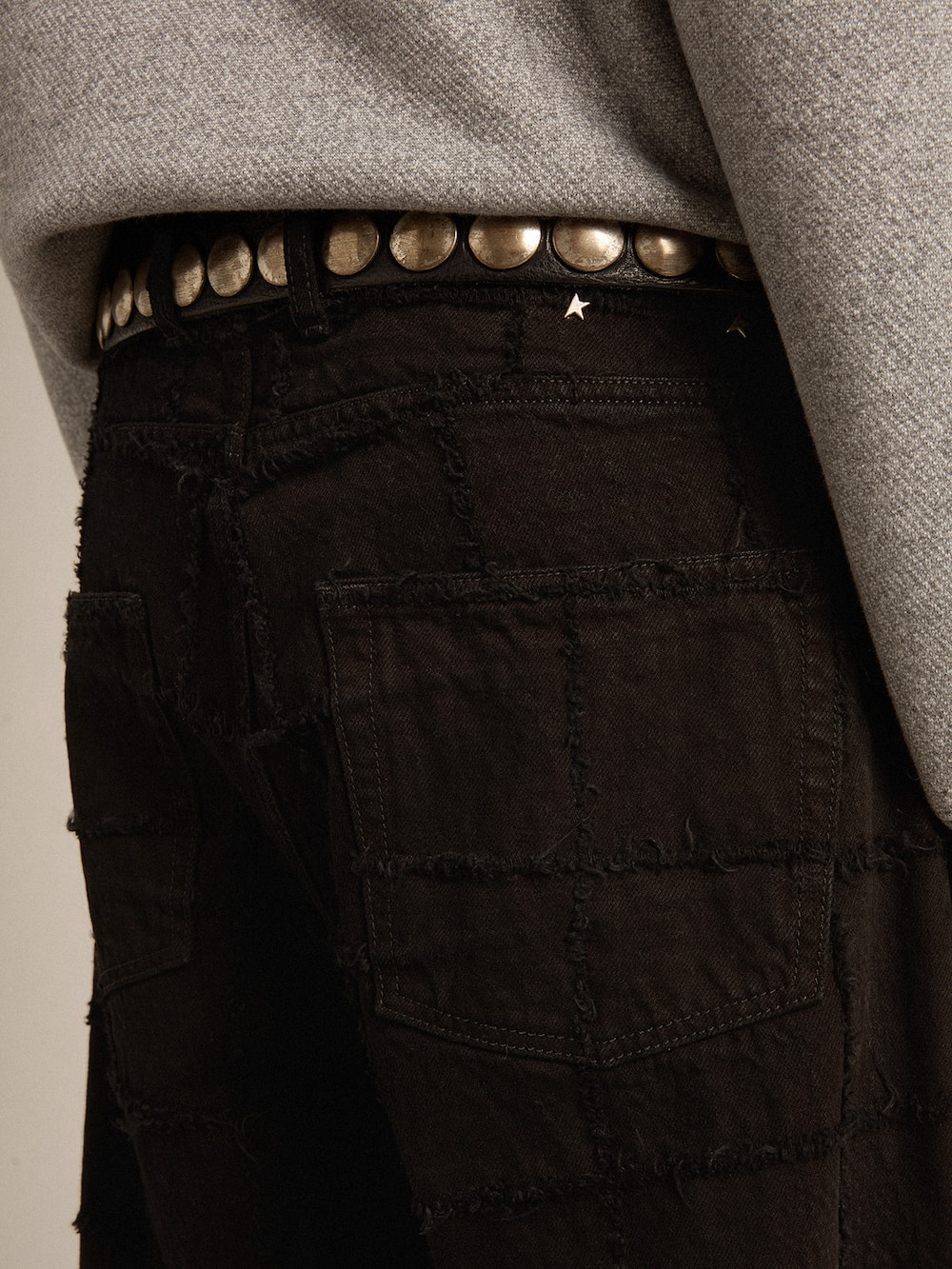 Golden Goose - Pantalón en algodón de color negro con motivo de cuadros efecto 3D in 
