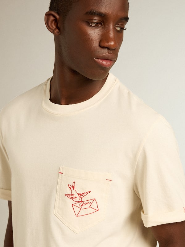 Golden Goose - Men’s cotton T-shirt in aged white with embroidered pocket in 